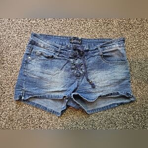 Y2k L.E.I Jean Shorts sz 11